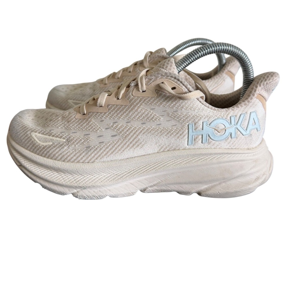 Hoka Running Shoes Womens 7.5 Clifton 9 Shifting Sand Egg Nog EUC